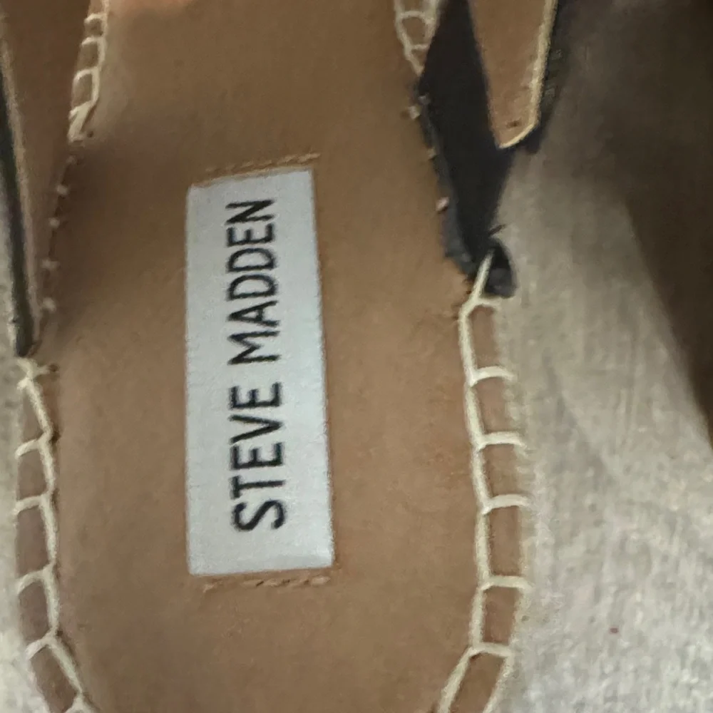 Steve Madden Black and Tan Espadrille Sandals